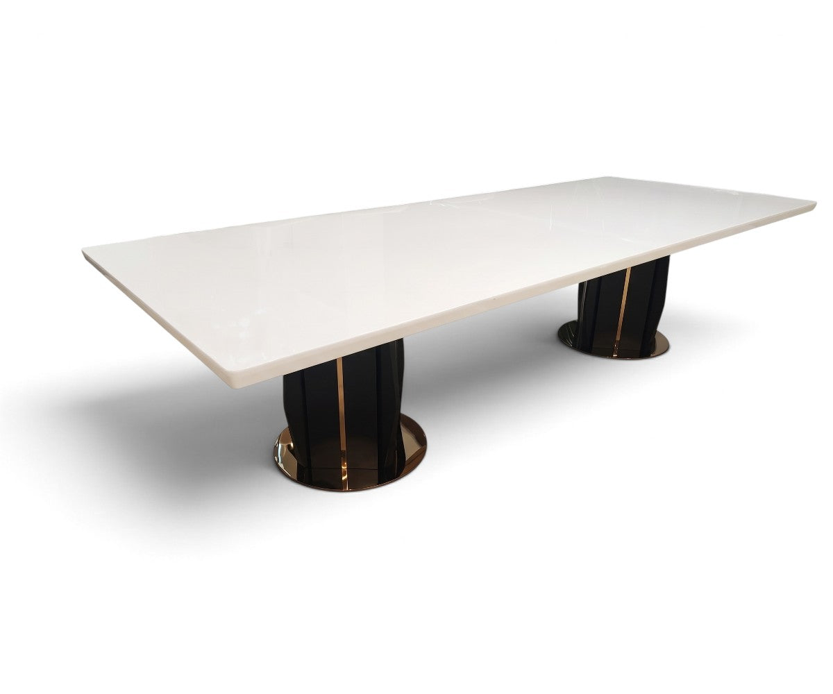 Fluted column dining table with high-gloss cream top and gold-tone inlays