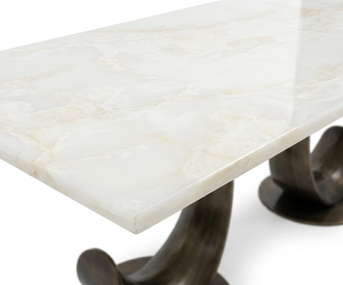 6627/ONYX DINING TABLE
