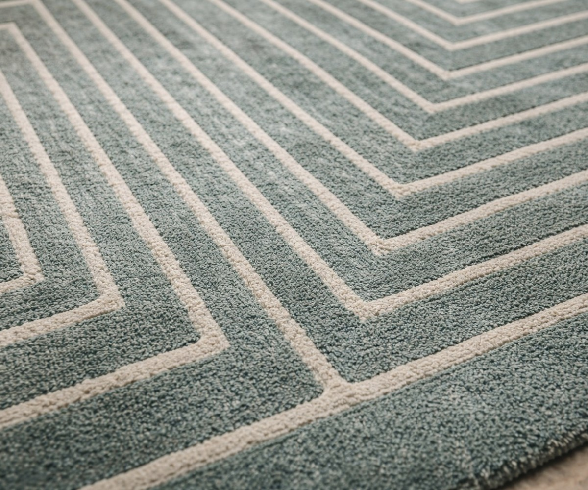 VALERIAN sage geometric rug, 150x220 cm, in a chandelier-lit majlis